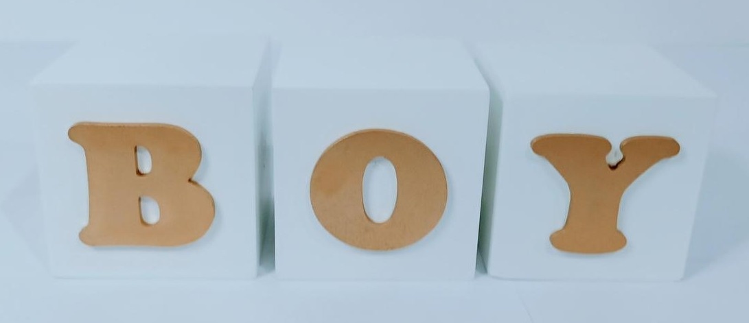 Cubo Mdf Letreiro Boy  Branco/Dourado 3 Peças - Vanessalocações