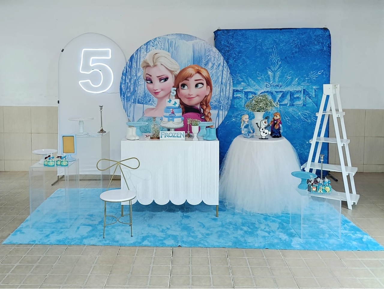 Composição Frozen Luxo - CamaleãoLocaçoes