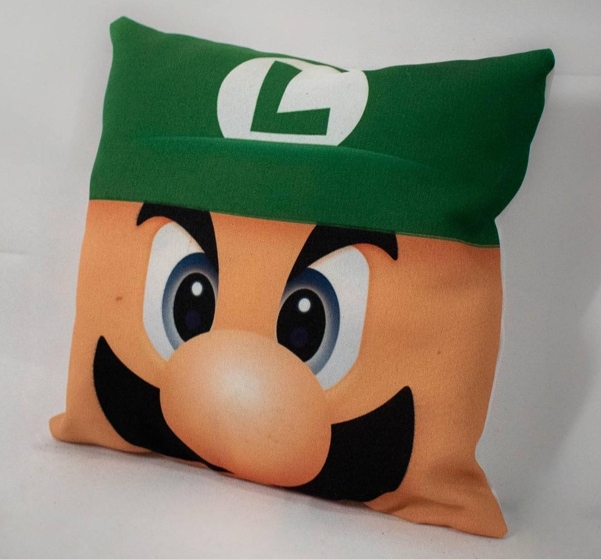 Almofada  Luigi - Coleção Mário Bross  Verde - Vanessalocações