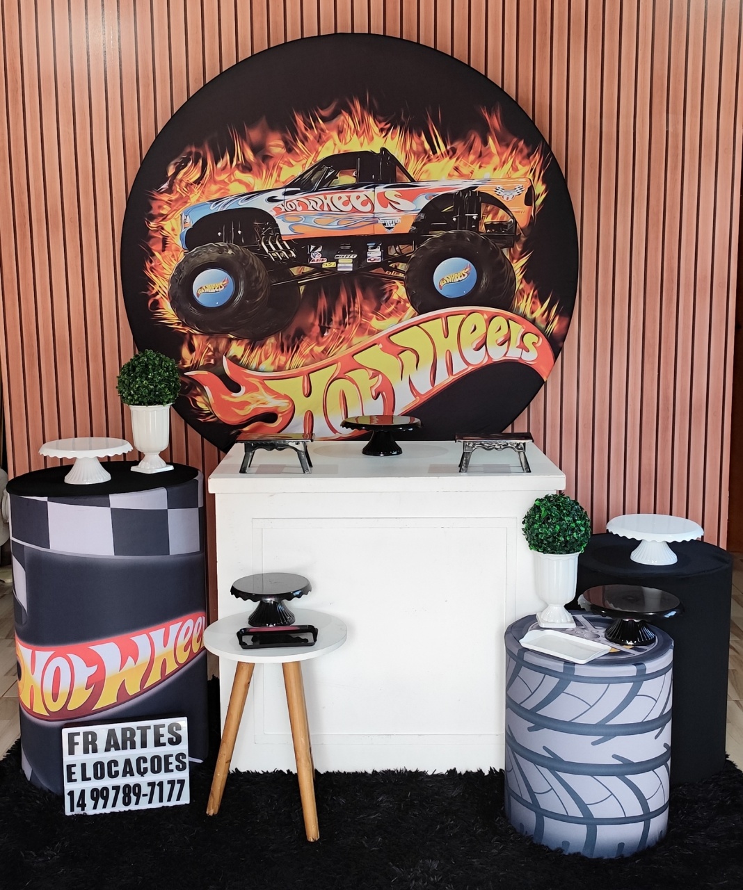 Hotwheels Preto -  Ouro - FR artes