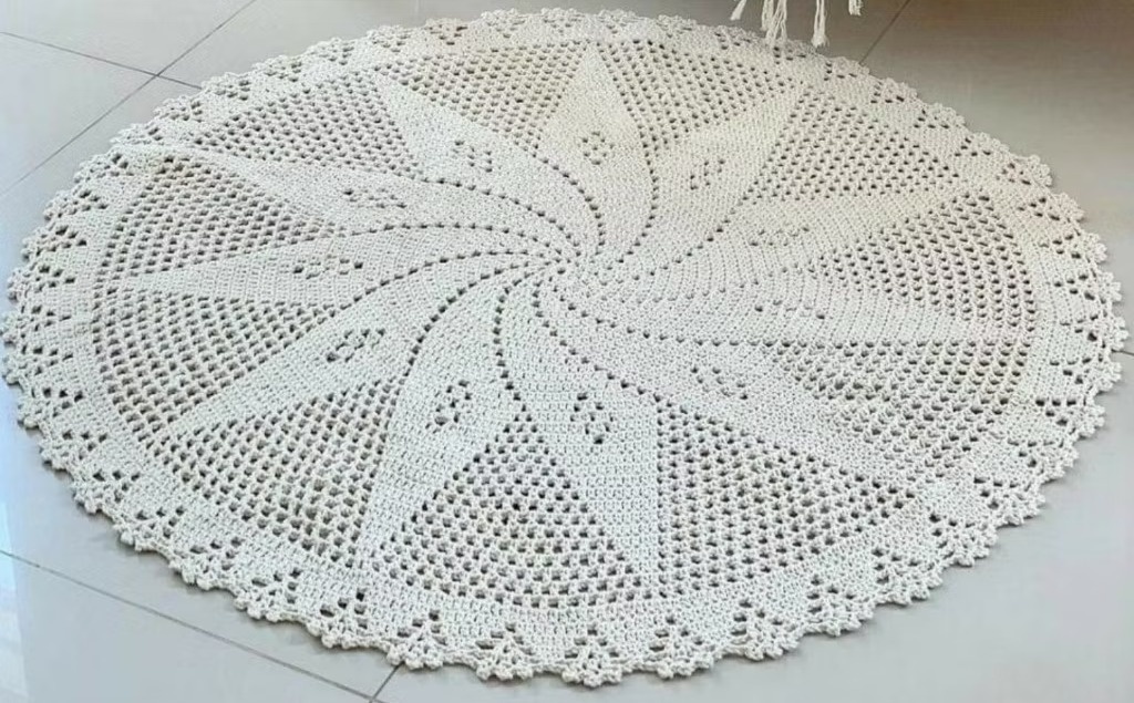 Tapete de Crochê Branco (Crú) - Minifestaliv 