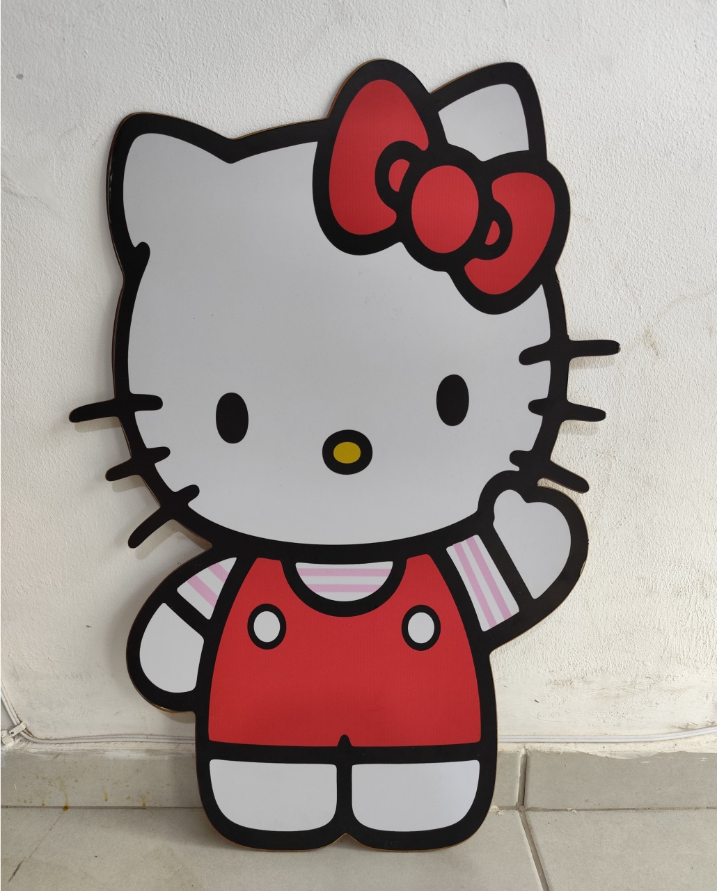 Display de Chão Hello Kitty Vermelha - Minifestaliv 