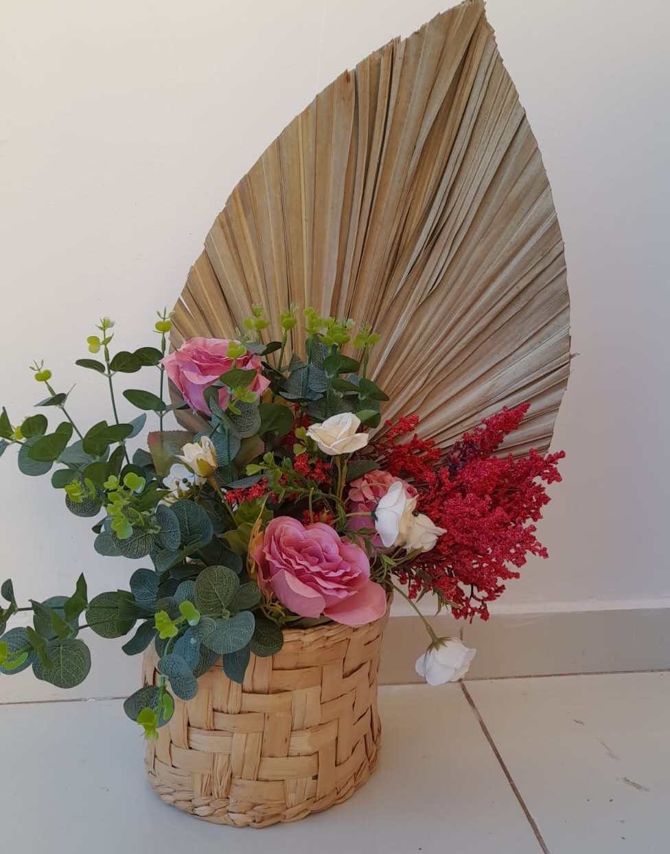 Cesto Com Flores E Latânia - Estela Edilaine Pegue e monte 