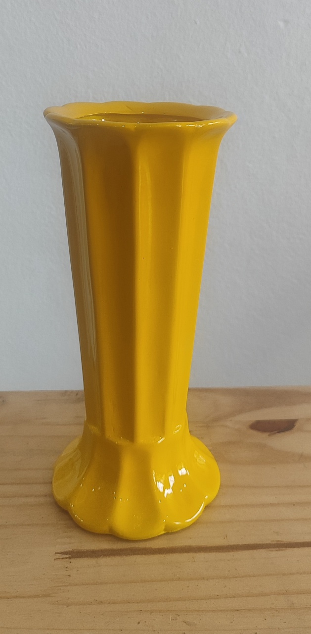 Vaso Realeza Amarelo  - Wanusa Nunes Andrade