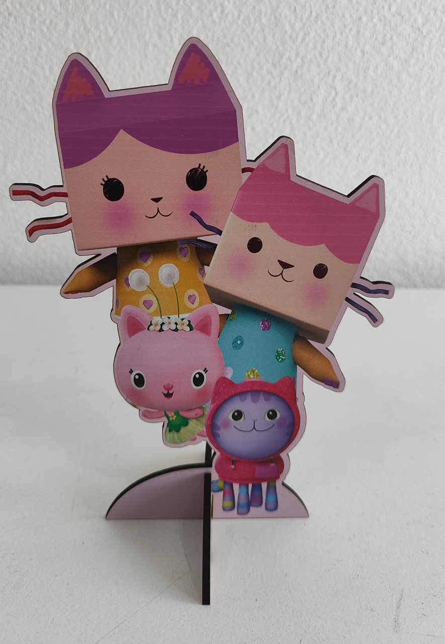Display Mdf de Mesa Casa Mágica da Gabby Gatinhas - Wanusa Nunes Andrade