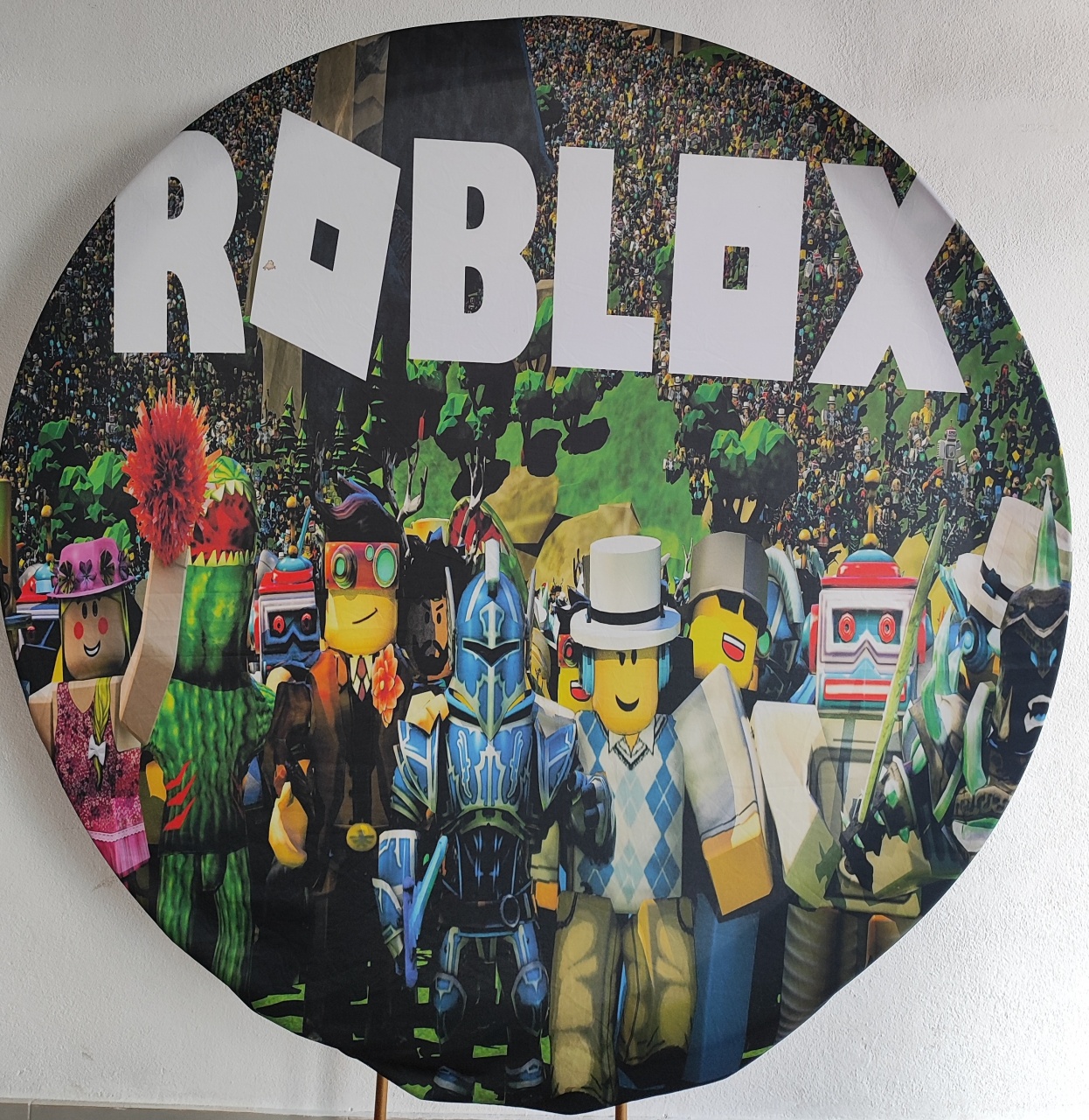 Painel Redondo Roblox 1.80Cm     - Wanusa Nunes Andrade