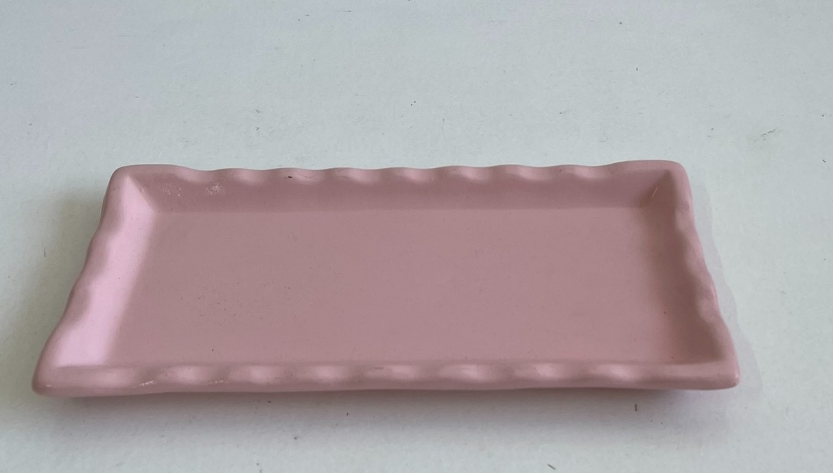 Bandeja Retangular Ondulada Rosa 24X11Cm - Wanusa Nunes Andrade