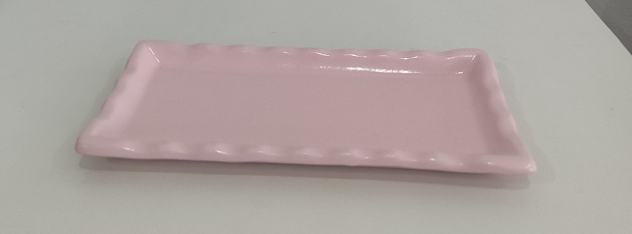 Bandeja Retangular Rosa M - Wanusa Nunes Andrade