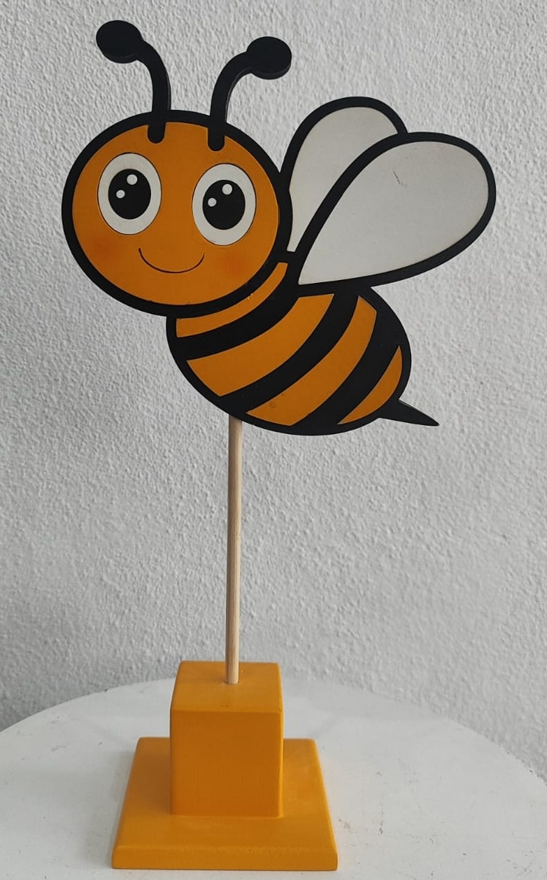 Display Mdf de Mesa Abelha - Wanusa Nunes Andrade