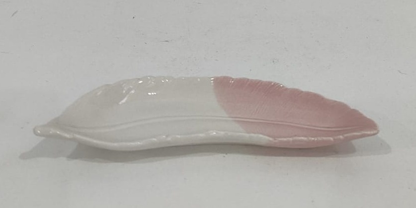 Folha Decorativa Branco E Rosa - Wanusa Nunes Andrade