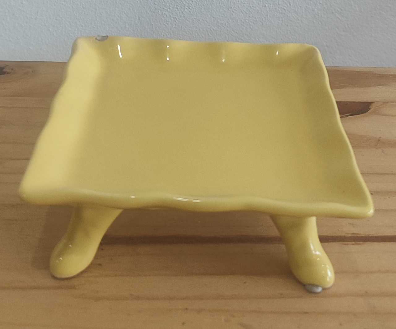 Suporte Para Doce Quadrado Amarelo Claro - Wanusa Nunes Andrade