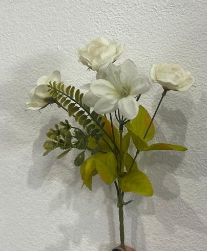 Buque Flores Branca - Wanusa Nunes Andrade