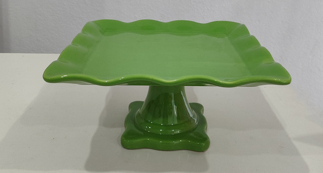 Suporte Para Doce Verde Quadrada Alta 27×27Cm - Wanusa Nunes Andrade