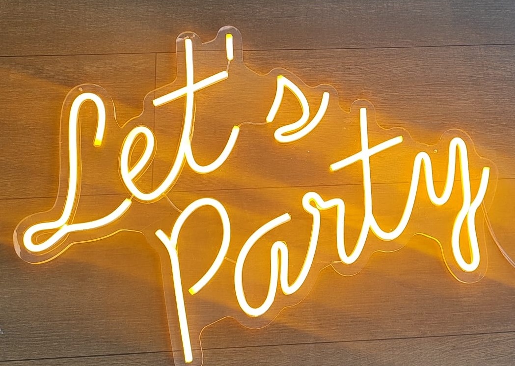 Let´s Party Led- Luz Quente - Wanusa Nunes Andrade