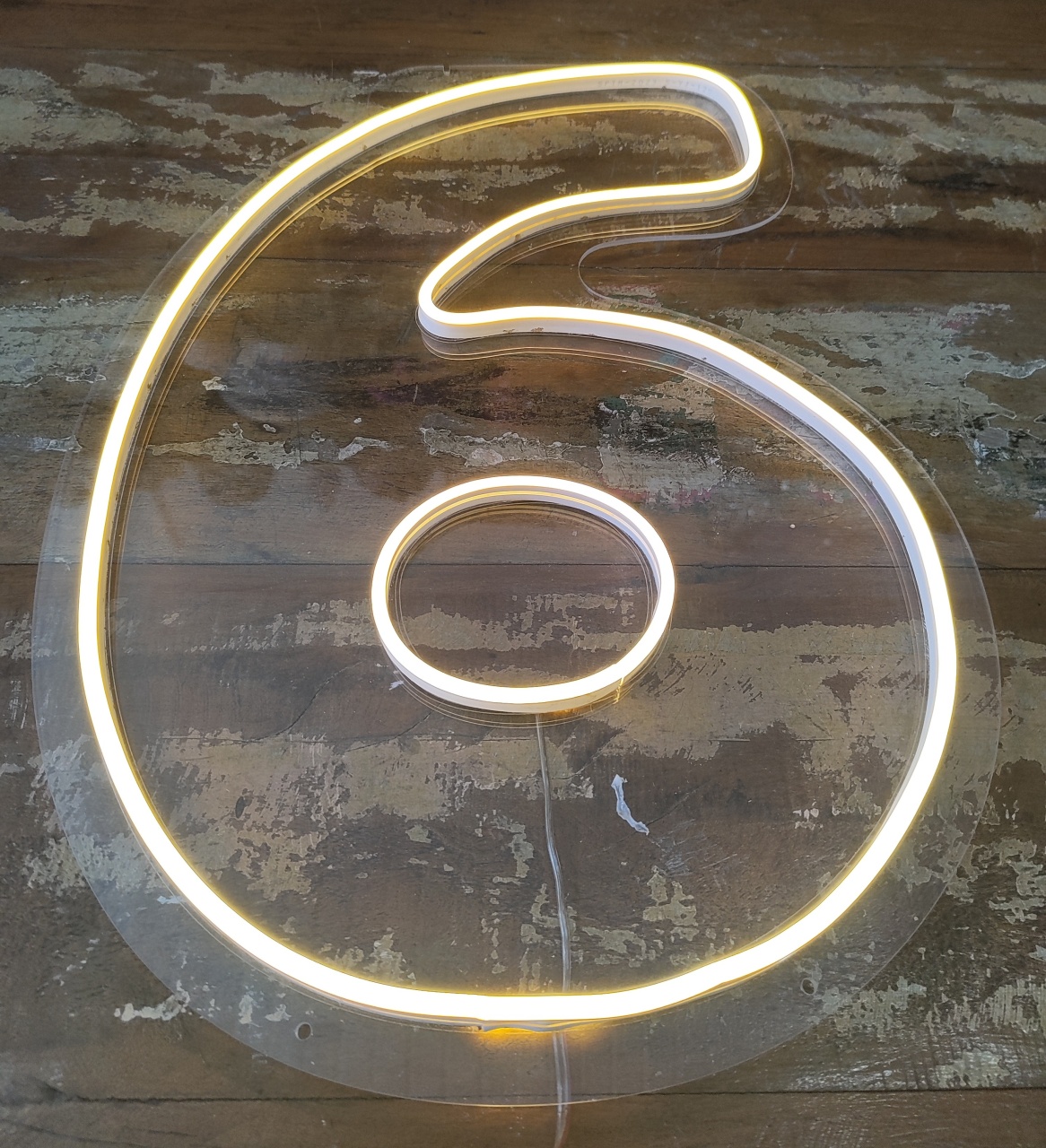 Número 6 de Led - Wanusa Nunes Andrade