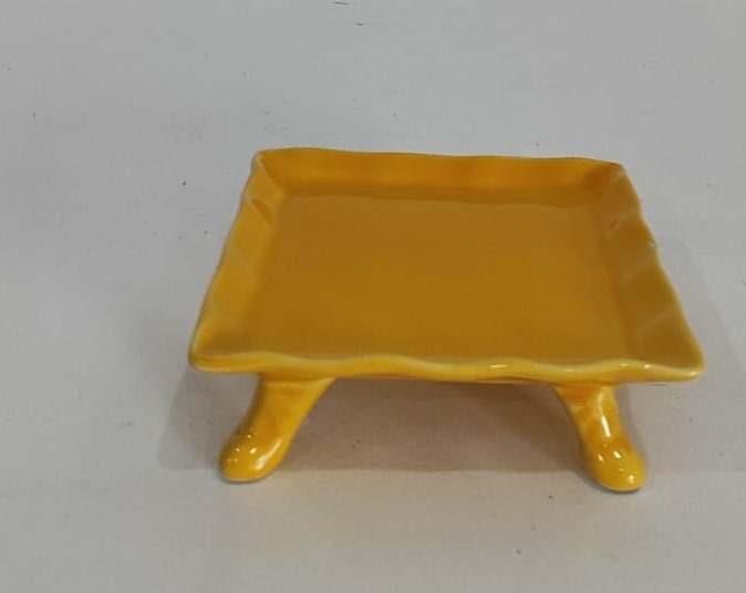 Suporte Para Doce Quadrado Com Pé Amarelo 14X14Cm - Wanusa Nunes Andrade