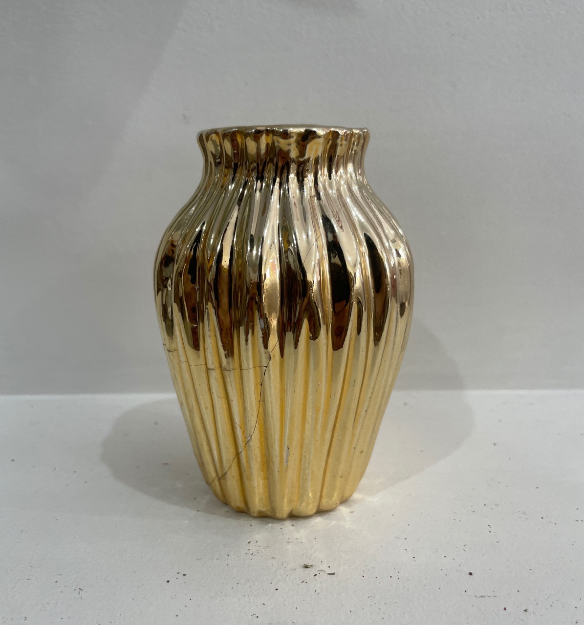 Vaso Dourado Ondulado Pp - Wanusa Nunes Andrade