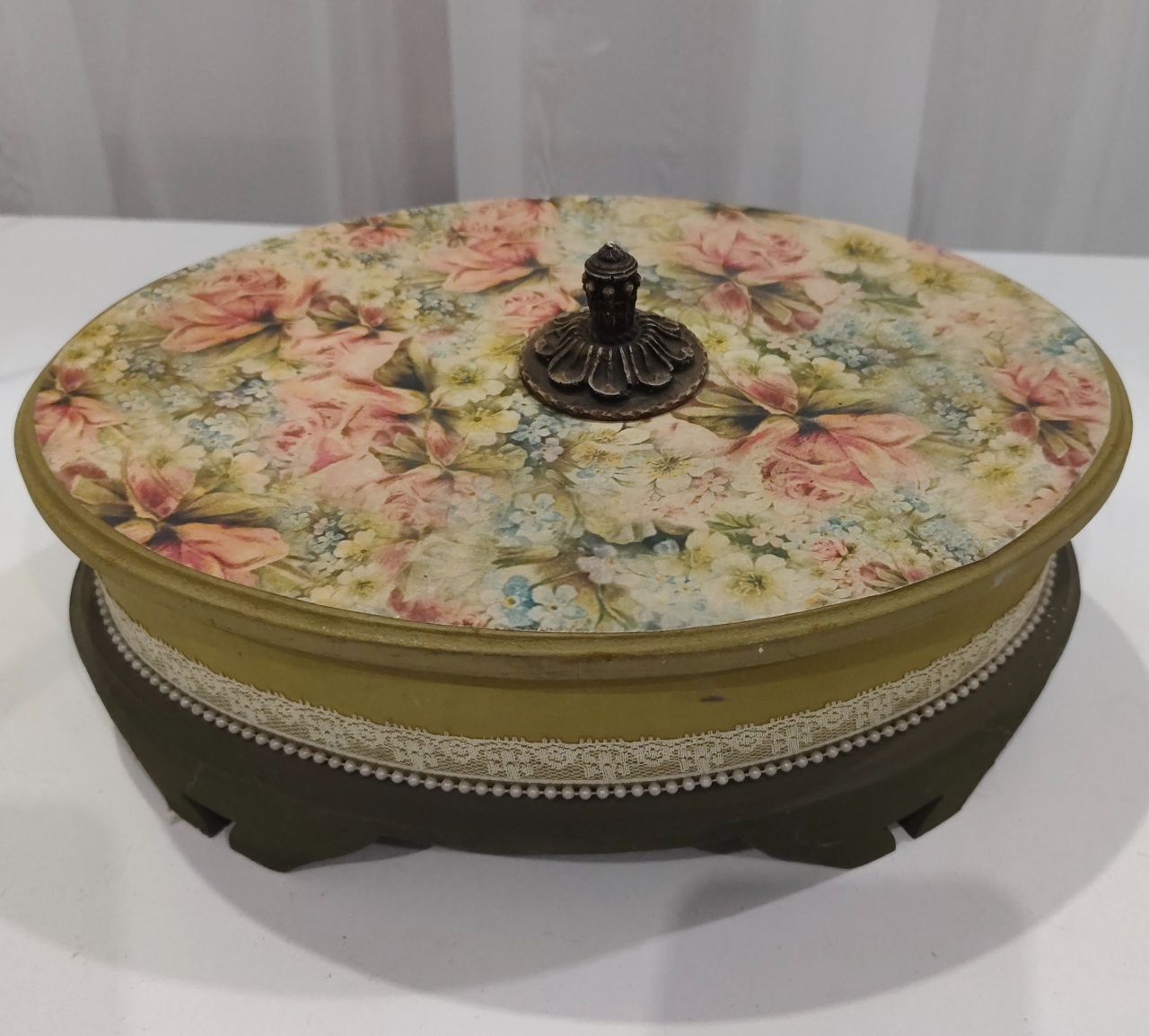 Caixa Oval Madeira Decoupage Verde - Wanusa Nunes Andrade
