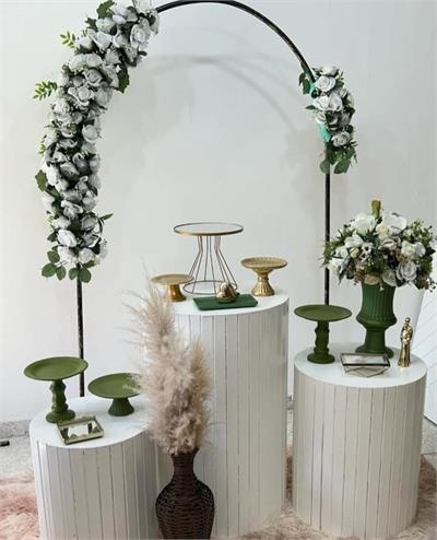 Kit Casamento  Feminino Trio de Mesa Branca Ripada Com Arranjo Branco / Kit Verde E Branco - Nanda Pegue e Monte