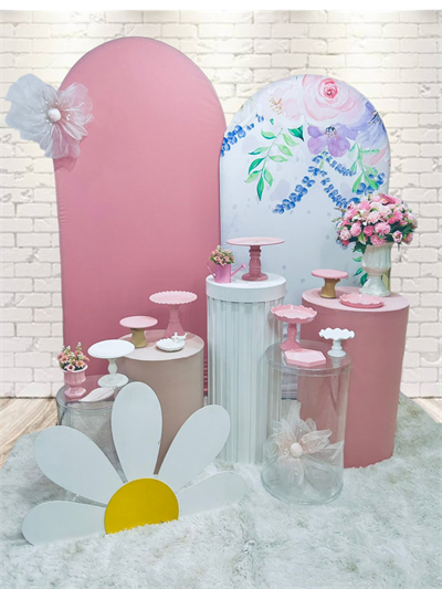 Kit Jardim de Flores Com  Paineis Romanos E 5 Mesas - Nanda Pegue e Monte