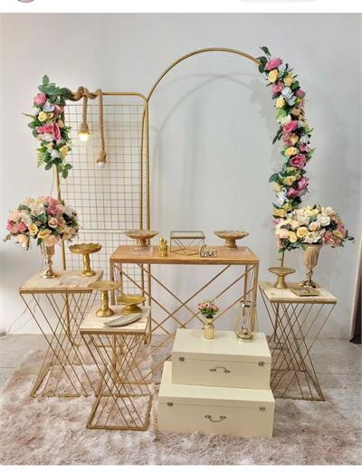 Kit Dourado E Perola , Trio de Mesas Em X Dourada  Painel Romano Com Painel Em Tela - Nanda Pegue e Monte