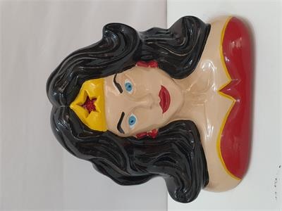 Mulher Maravilha Ceramica - Nanda Pegue e Monte