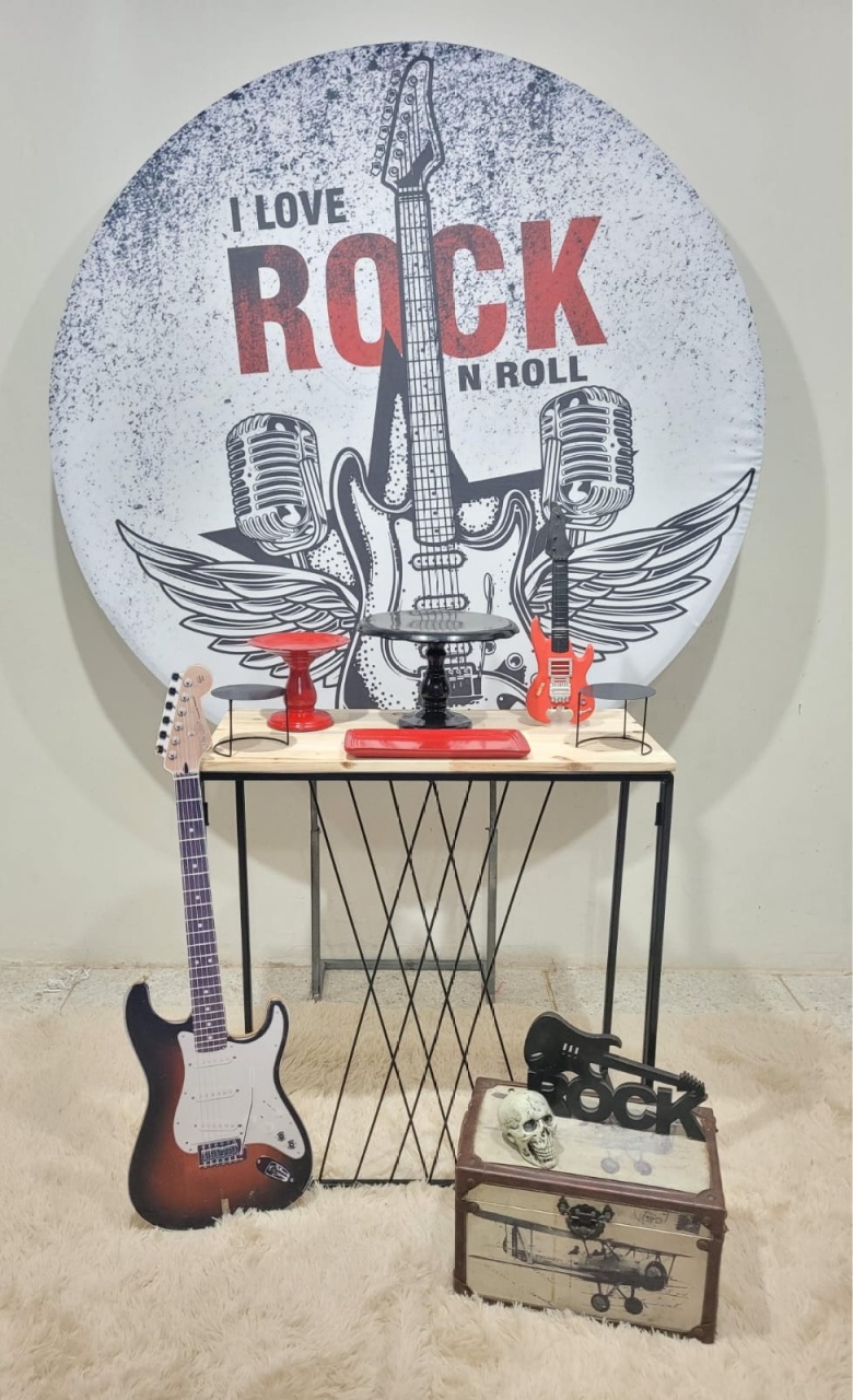 Rock Kit Com 1 Mesa Quadrada de Ferro E 1 Painel  - Nanda Pegue e Monte