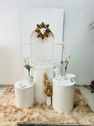 Kit Batizado Com Painel Romano Colunas Brancas Trio de Mesa Ripada - Nanda Pegue e Monte