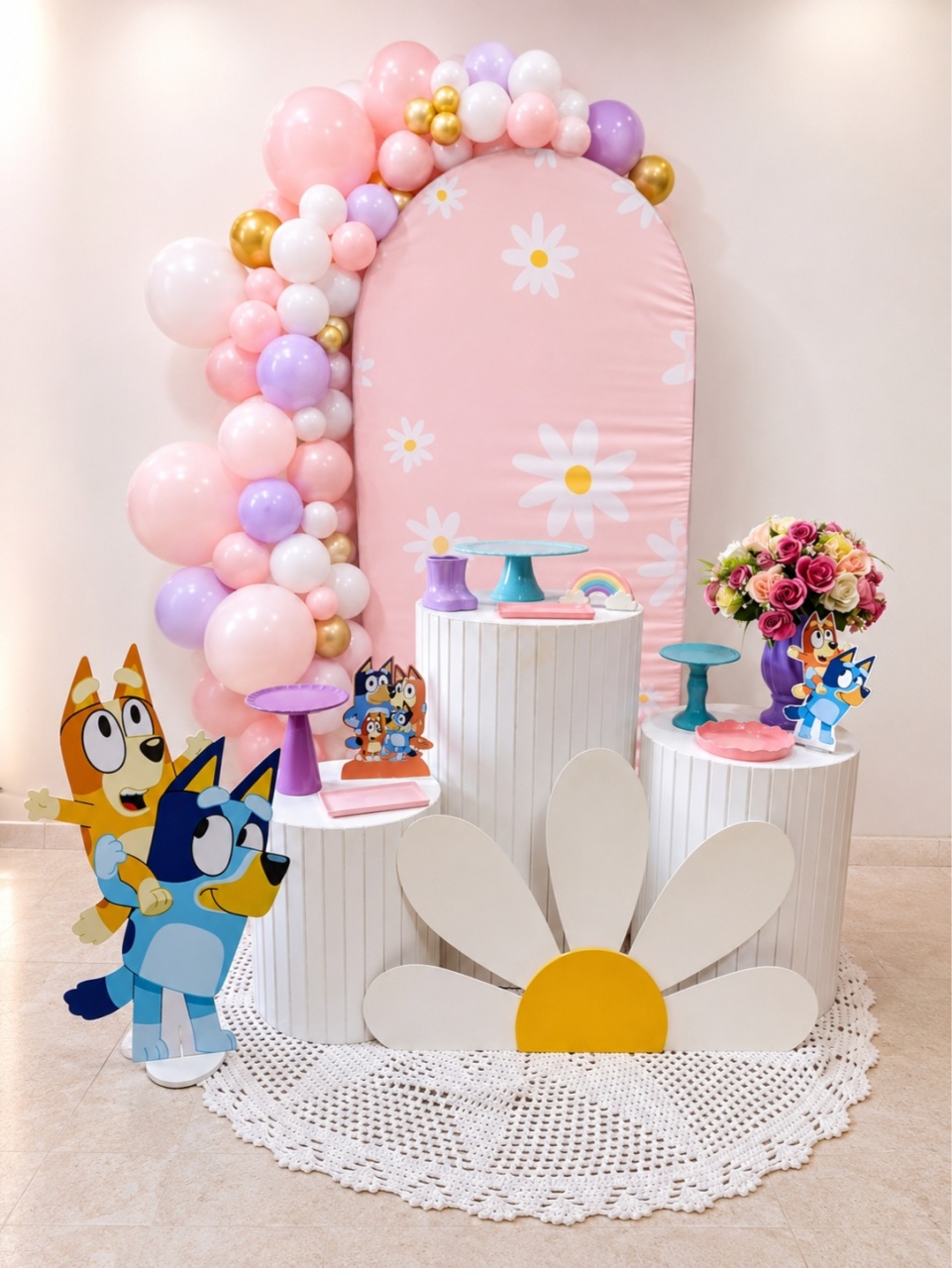 Kit Bluey 1 Painel Margarida Com Trio de Mesa Ripada - Nanda Pegue e Monte