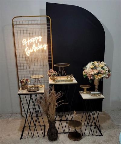 Kit Trio de Mesa Preta Em X Com Painel Preto Meia Lua E Painel Tela Dourada - Nanda Pegue e Monte