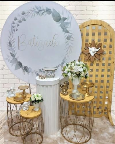 Kit Batismo Com Painel Romano Ripado E Painel Redondo , Trio de Mesa Tipo Barril - Nanda Pegue e Monte