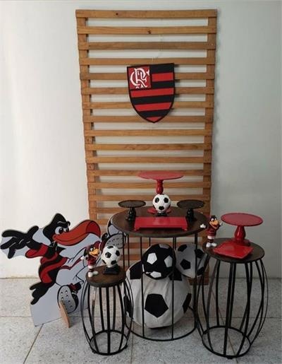 Kit Flamengo Com Mesas de Ferro E Palet de Fundo - Nanda Pegue e Monte