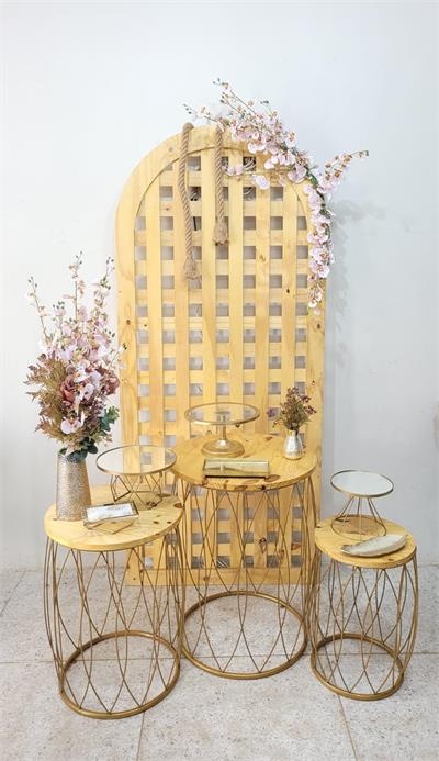 Kit Casamento E Feminino Painel Ripado  E Kit de Mesas Barril - Nanda Pegue e Monte