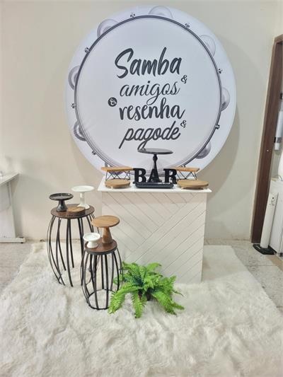Kit Pagode Com Mesa Branca  E 2 Mesa Barril - Nanda Pegue e Monte