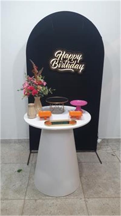 Kit Painel Romano Preto  E Mesa Cone Com Led Happy Birthday - Nanda Pegue e Monte