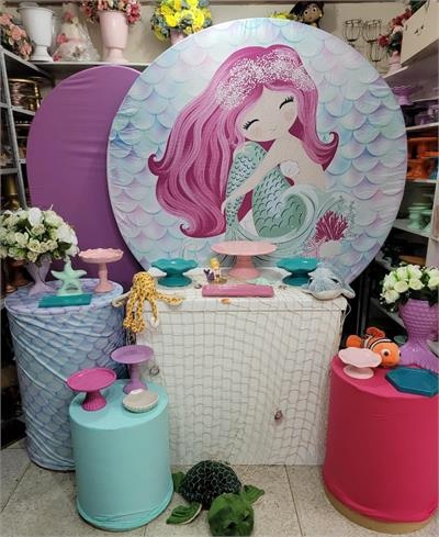 Kit Fundo Sereia , Painel Redondo Com Romano - Mesa Dobravel Rosa E Cilindros - Nanda Pegue e Monte