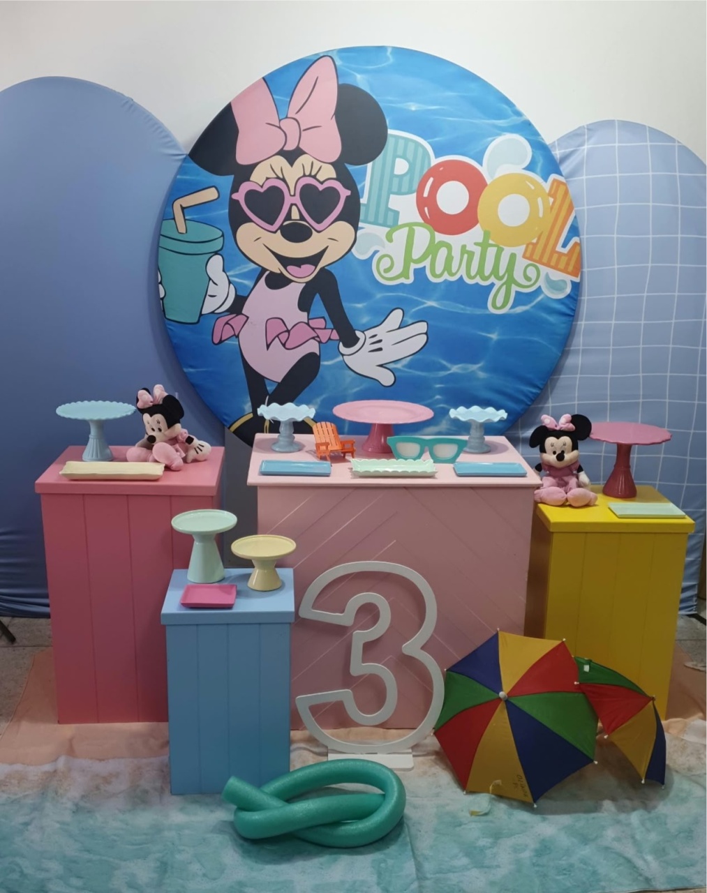 Kit Pool Party Minie Redondo Com Romano E 4 Mesas - Nanda Pegue e Monte