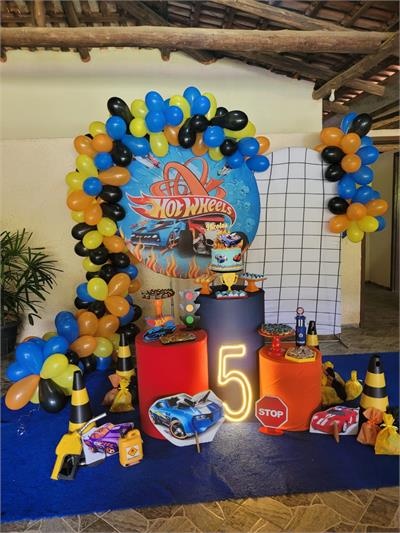 Kit Hotwheels - Nanda Pegue e Monte