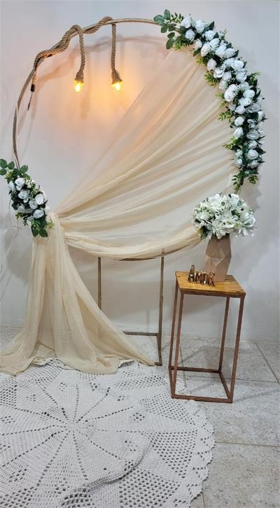 Cantinho Para Foto, Painel Redondo Com Flores E Voal - Nanda Pegue e Monte