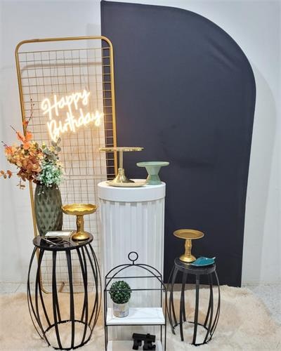 Kit Preto Com Dourado, Mesa Al - Nanda Pegue e Monte