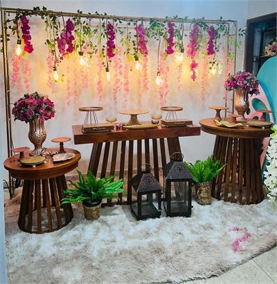 Kit Casamento Fucsia Com Trio de Mesa  Cone Com Trave Com Flores E 9 Lampadas - Nanda Pegue e Monte