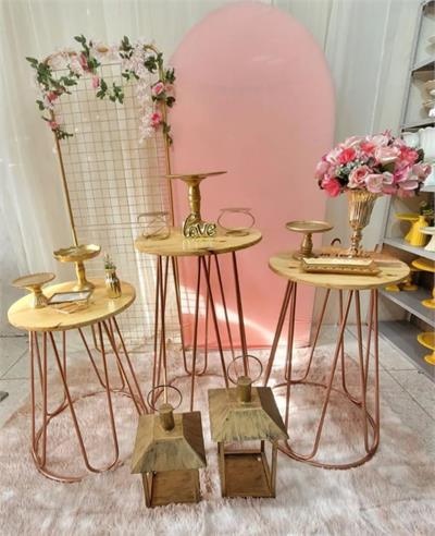 Kit Com Painel Romano E Tela Dourado Com 3 Mesas  Cones - Nanda Pegue e Monte