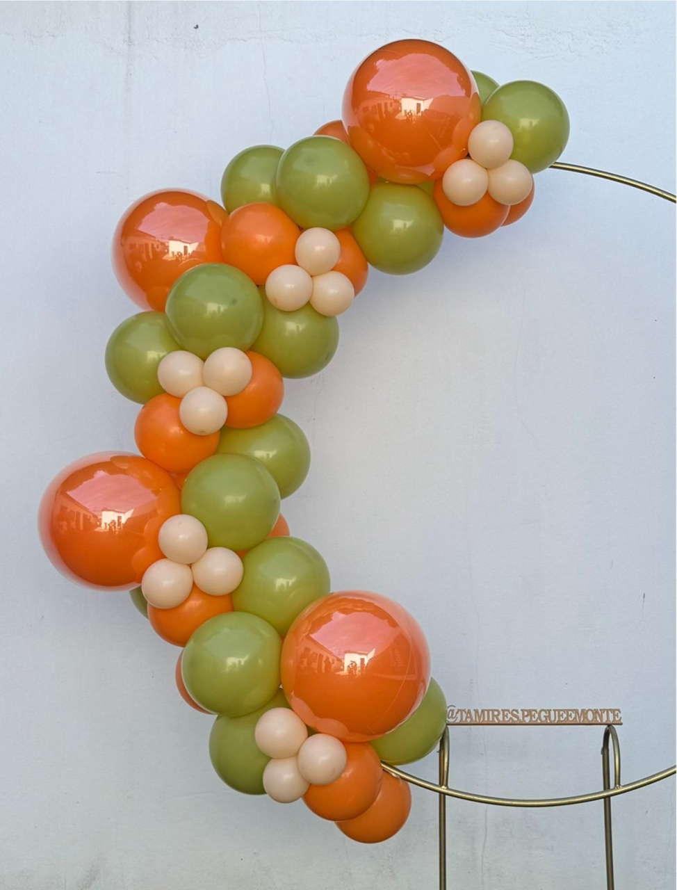 Arco de Balão (16 E 8 Laranja,9 Verde Oliva,5 Bege) Rei Leão - tamirespegueemonte