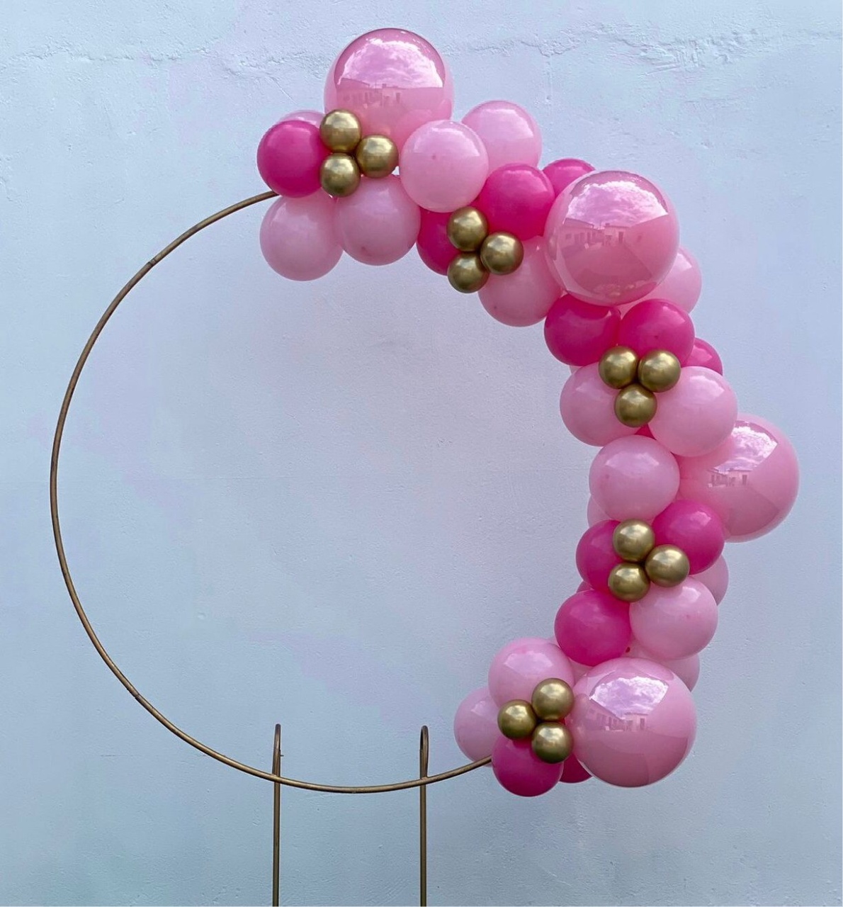 Arco de Balões Organico Rosa Com Dourado  - tamirespegueemonte