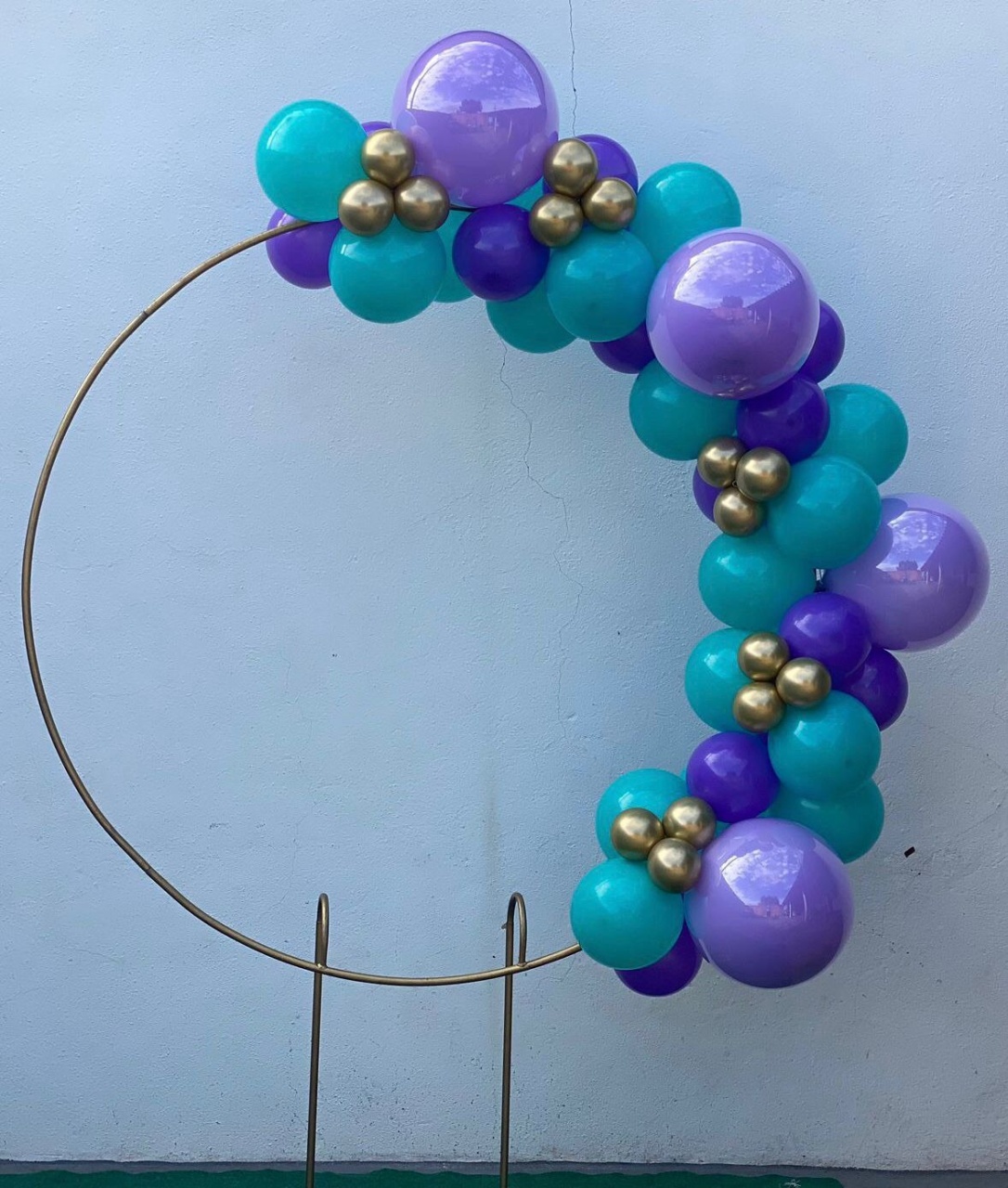 Arco de Balões (16 Lilás, 9 Azul Turquesa, 8 Roxo E 5 Dourado) Ariel - tamirespegueemonte