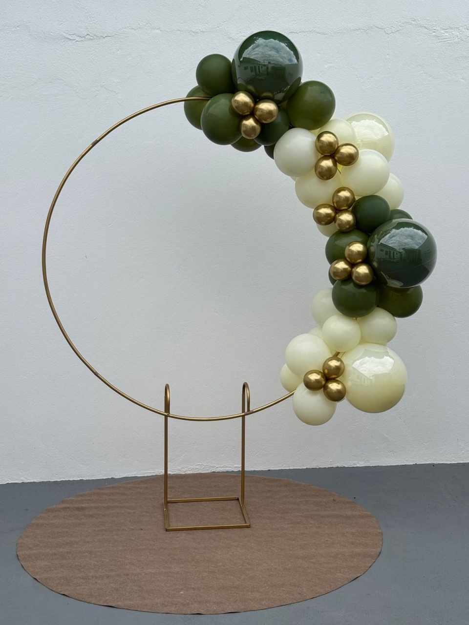 Arco de Balões Em Blocos (Verde Militar E Amarelo Candy 5 Dourado) Romano Verde Militar - tamirespegueemonte