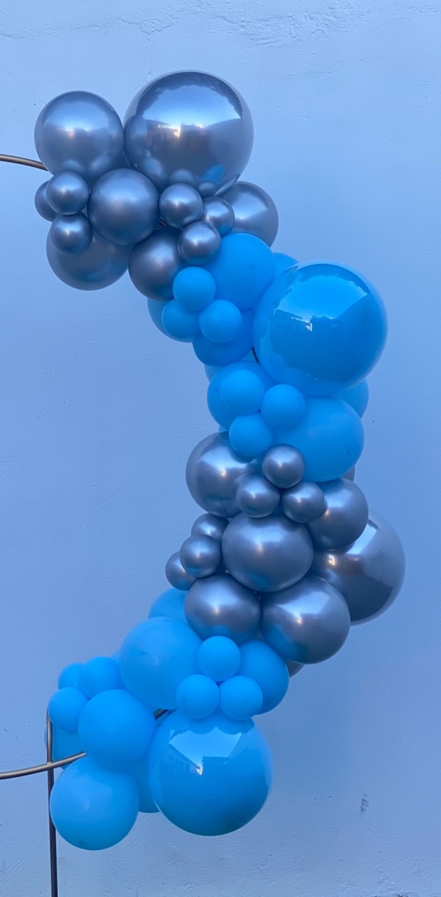 Arco de Balões Com Metalizado - Blocos Azul Claro E Prata - tamirespegueemonte