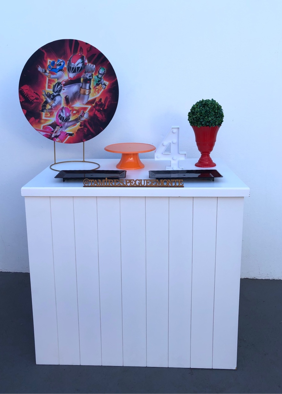 Mini Table - Power Rangrs  - tamirespegueemonte