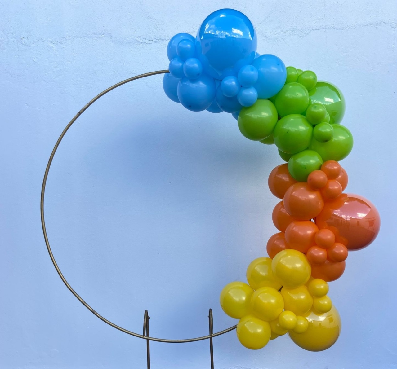 Arco de Balão Em Blocos- (Azul Claro, Verde Limão, Laranja E Amarelo) - tamirespegueemonte