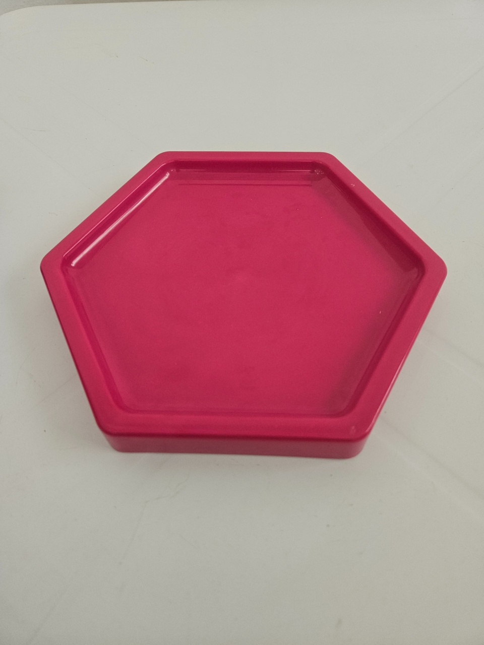 Bandeja Sextavada 18Cm Fucsia - feste_se_peguemonte